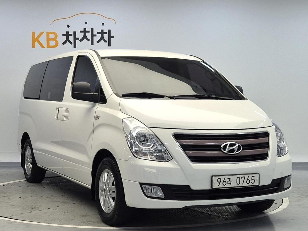 2018 HYUNDAI GRAND STAREX 