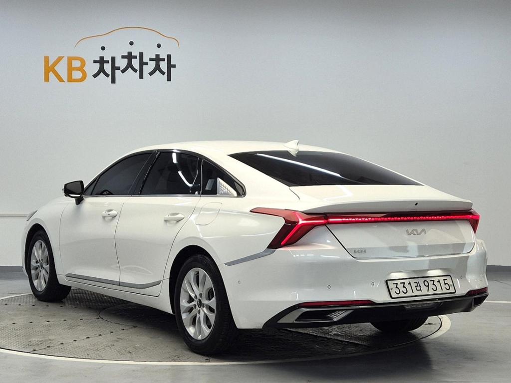 2022 KIA K8 