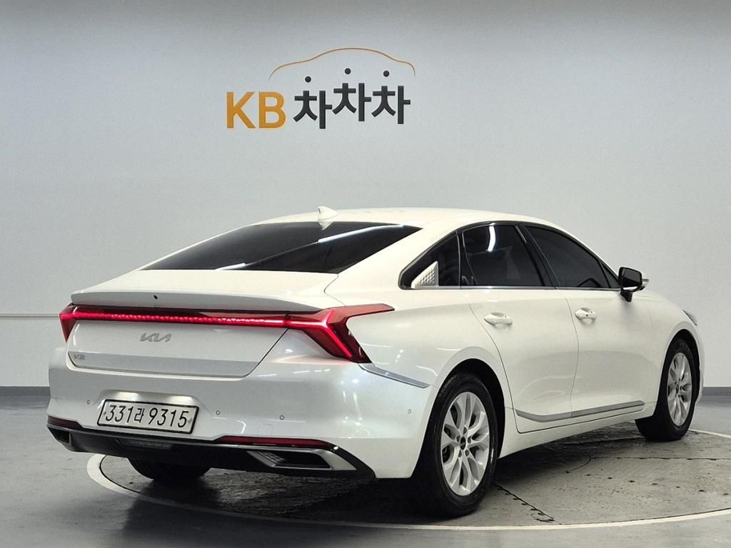 2022 KIA K8 