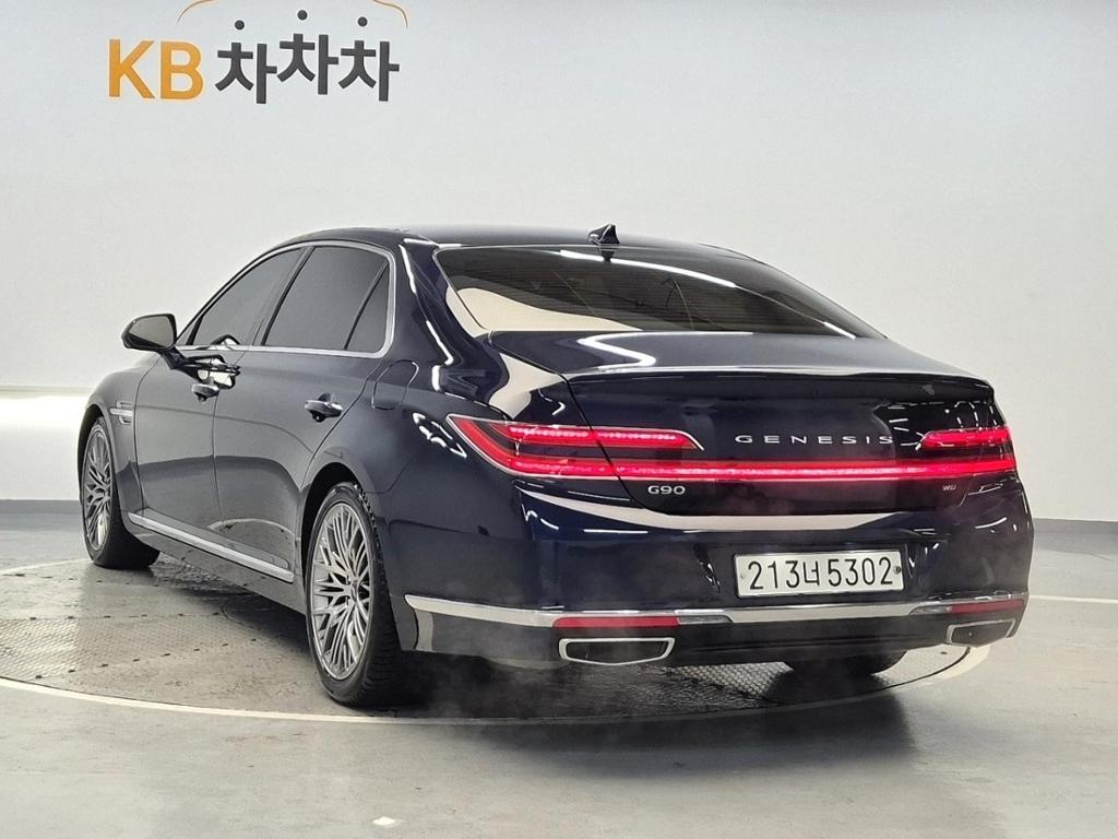 2021 GENESIS G90 