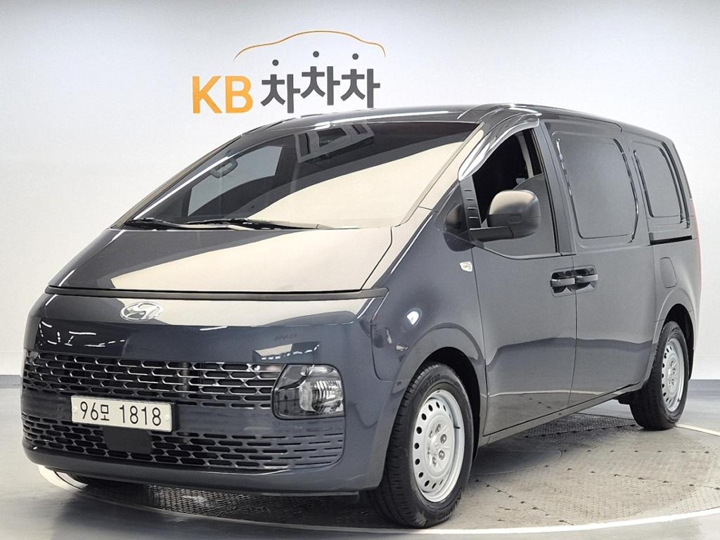 2022 HYUNDAI STARIA 