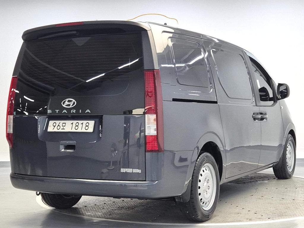 2022 HYUNDAI STARIA 