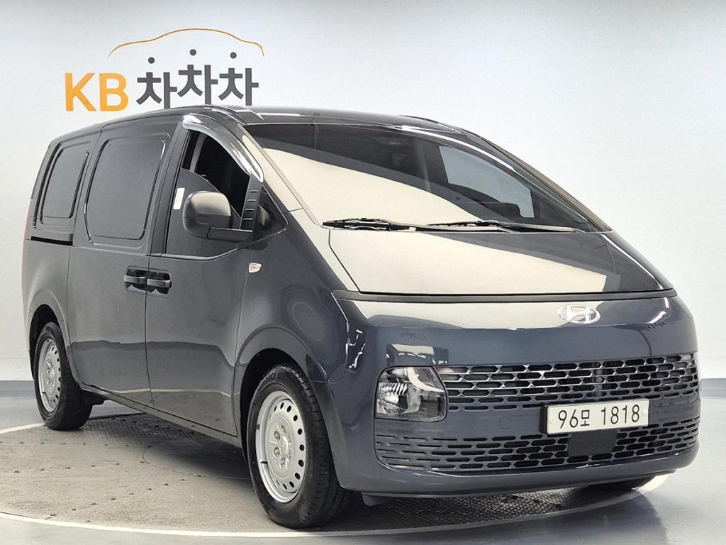 2022 HYUNDAI STARIA 