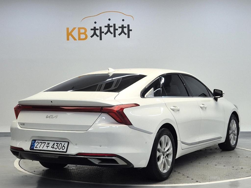 2022 KIA K8 