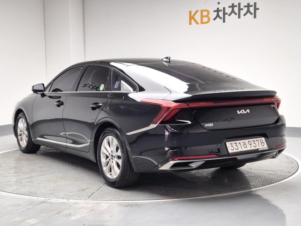 2022 KIA K8 