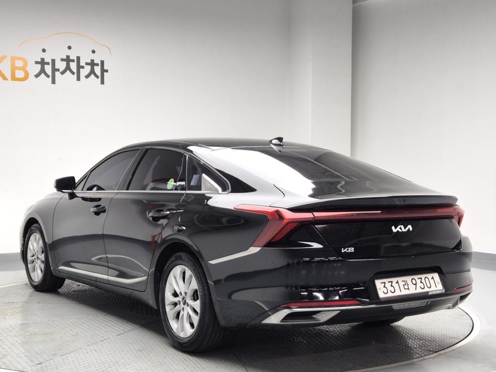 2022 KIA K8 