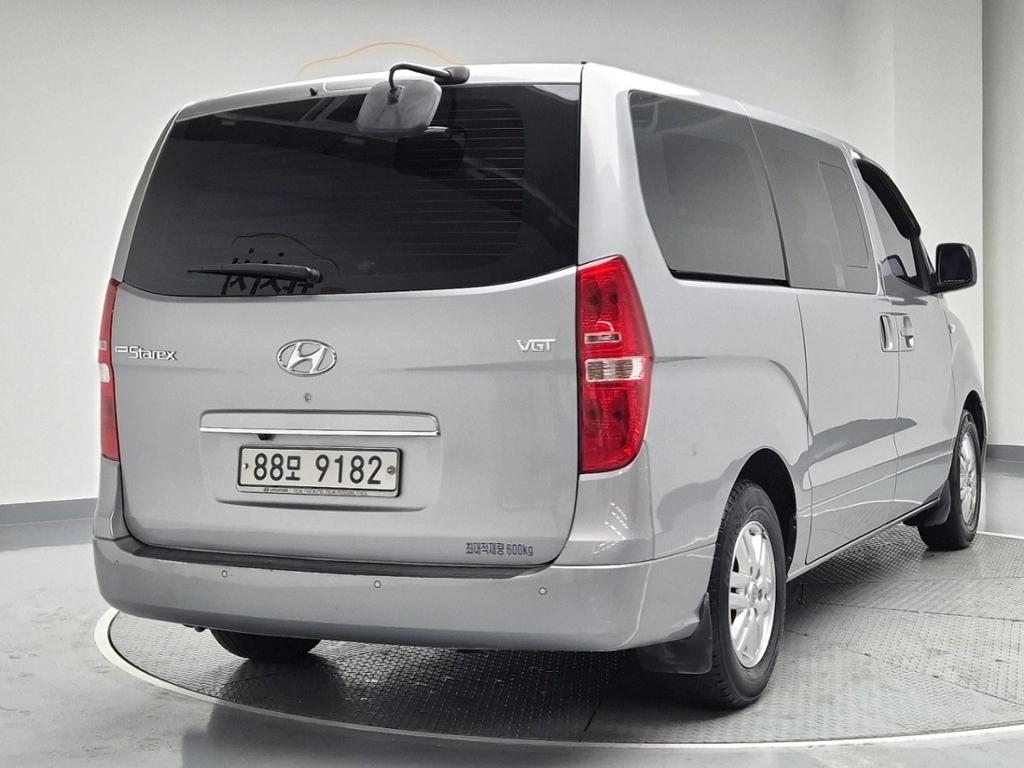 2016 HYUNDAI GRAND STAREX 