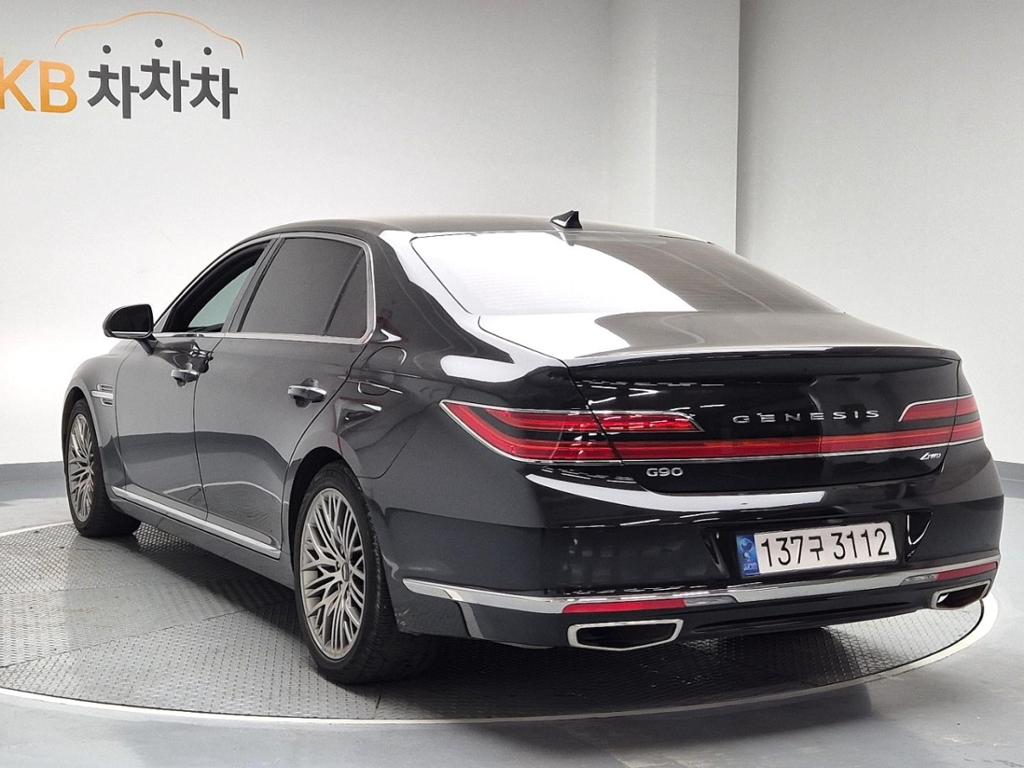 2021 GENESIS G90 