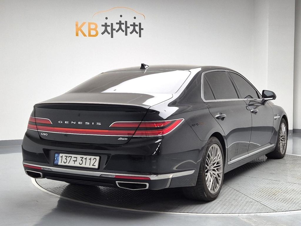 2021 GENESIS G90 