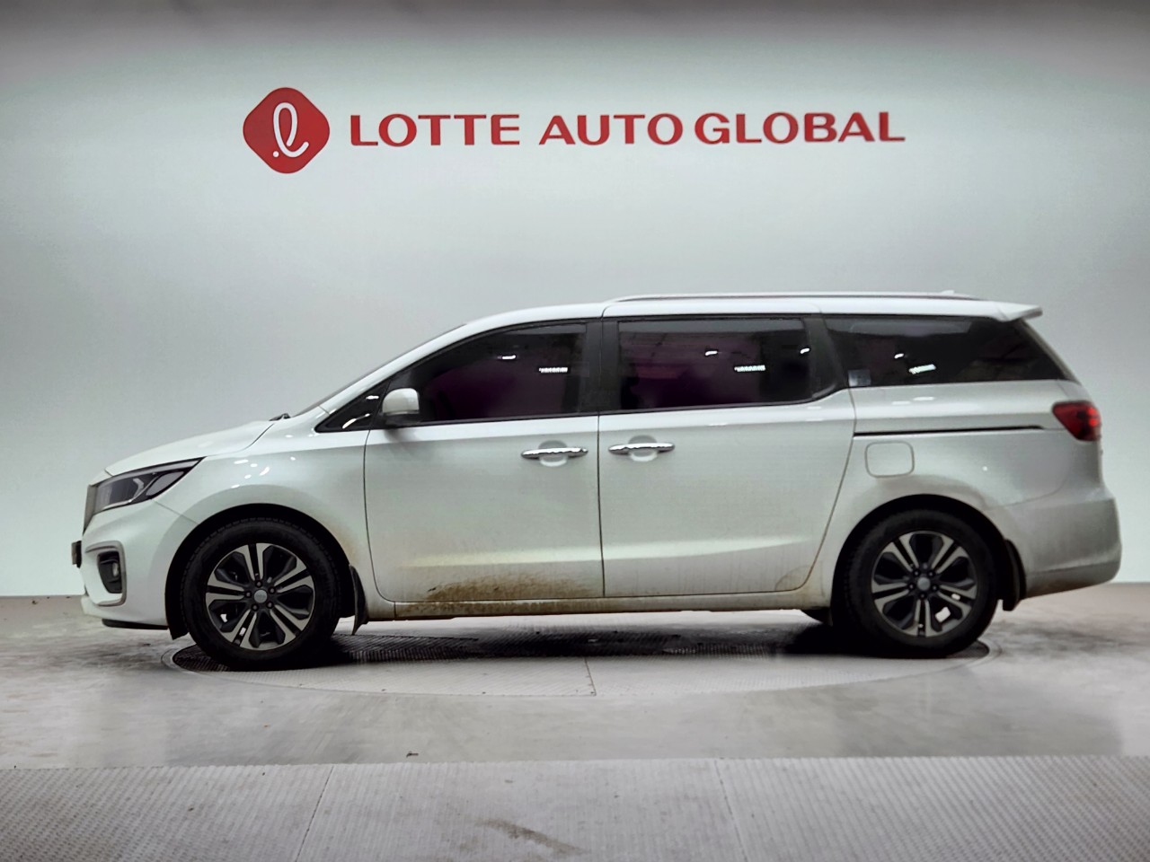 2020 KIA THE NEW CARNIVAL 9seat Diesel Luxury