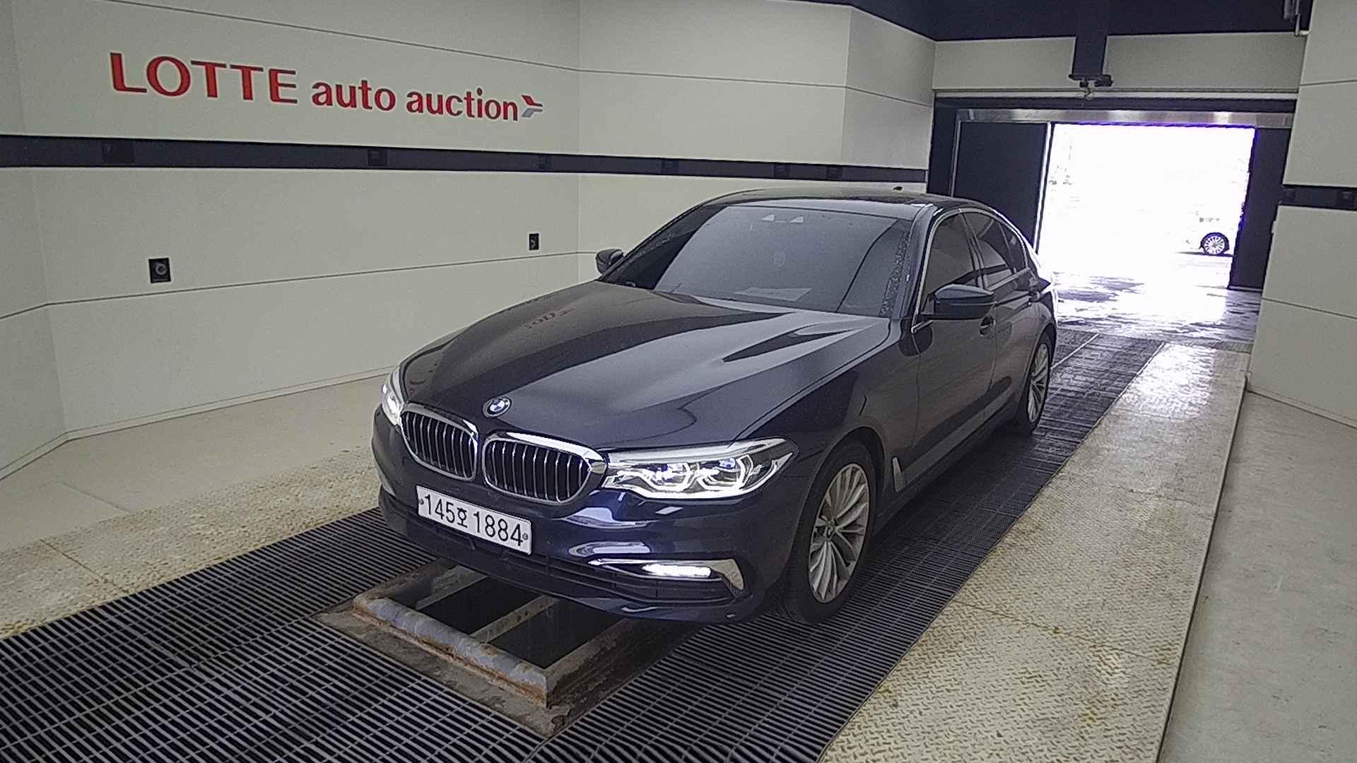 2020 BMW 5 SERIES (7Gen) 520d xDrive Luxury LinePlus