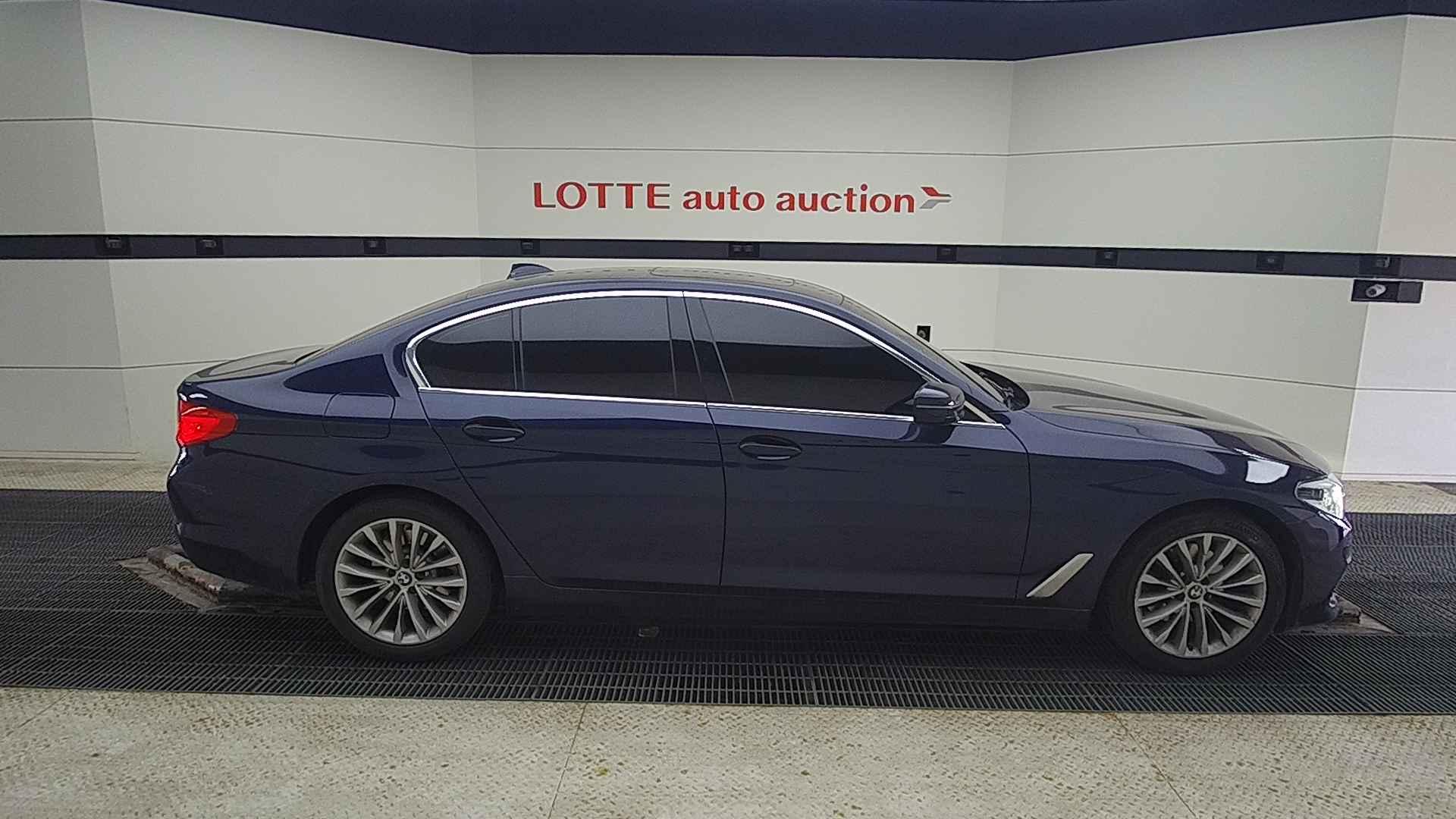 2020 BMW 5 SERIES (7Gen) 520d xDrive Luxury LinePlus
