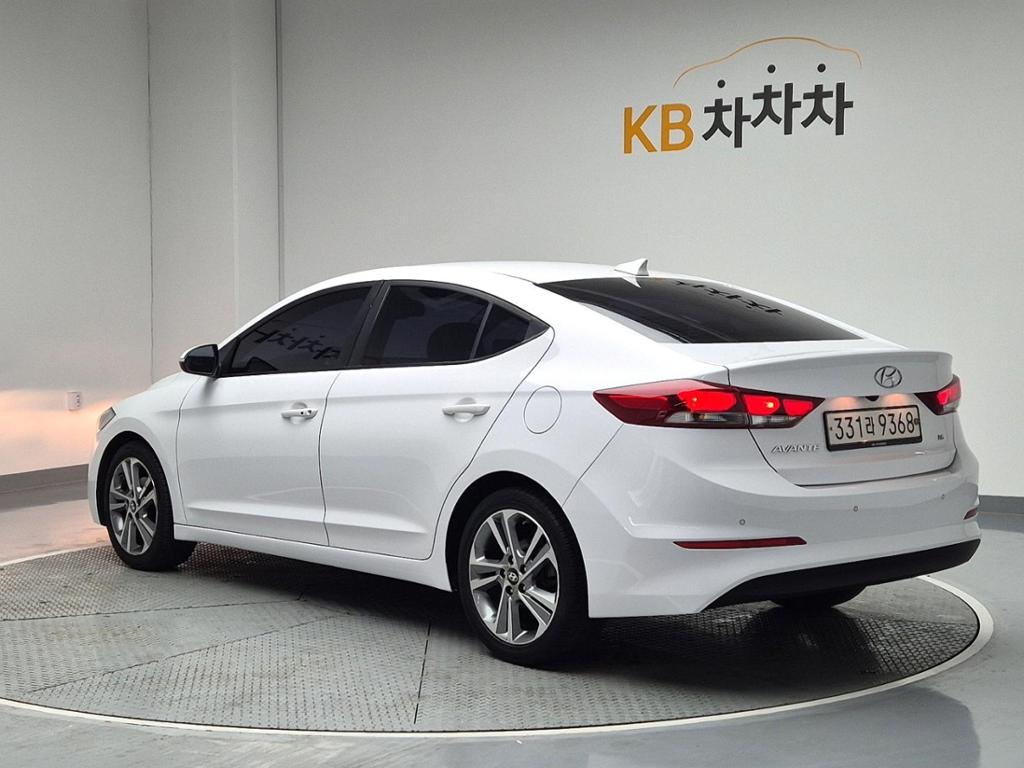 2018 HYUNDAI AVANTE AD 
