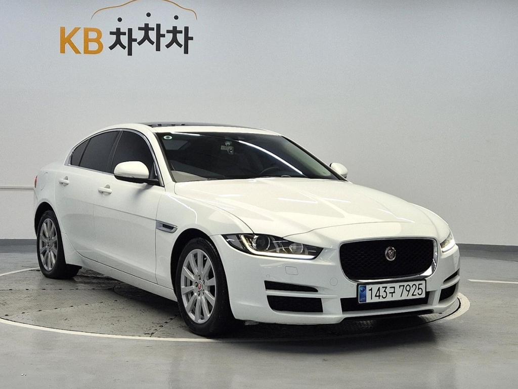 2016 JAGUAR XE 