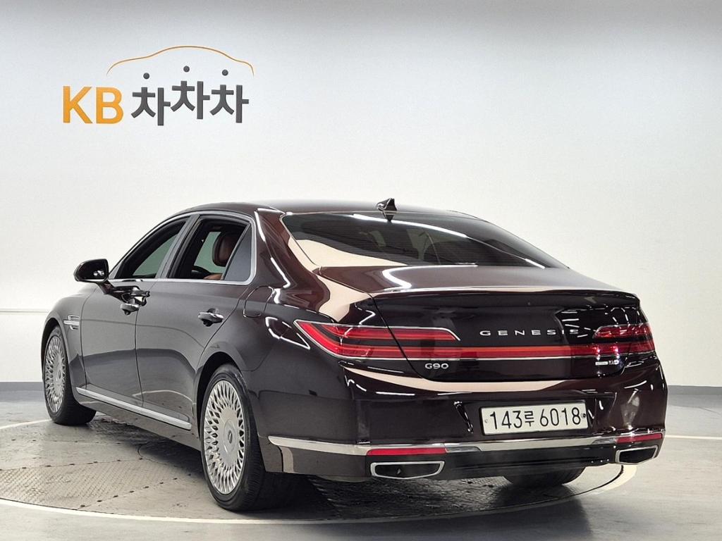 2019 GENESIS G90 