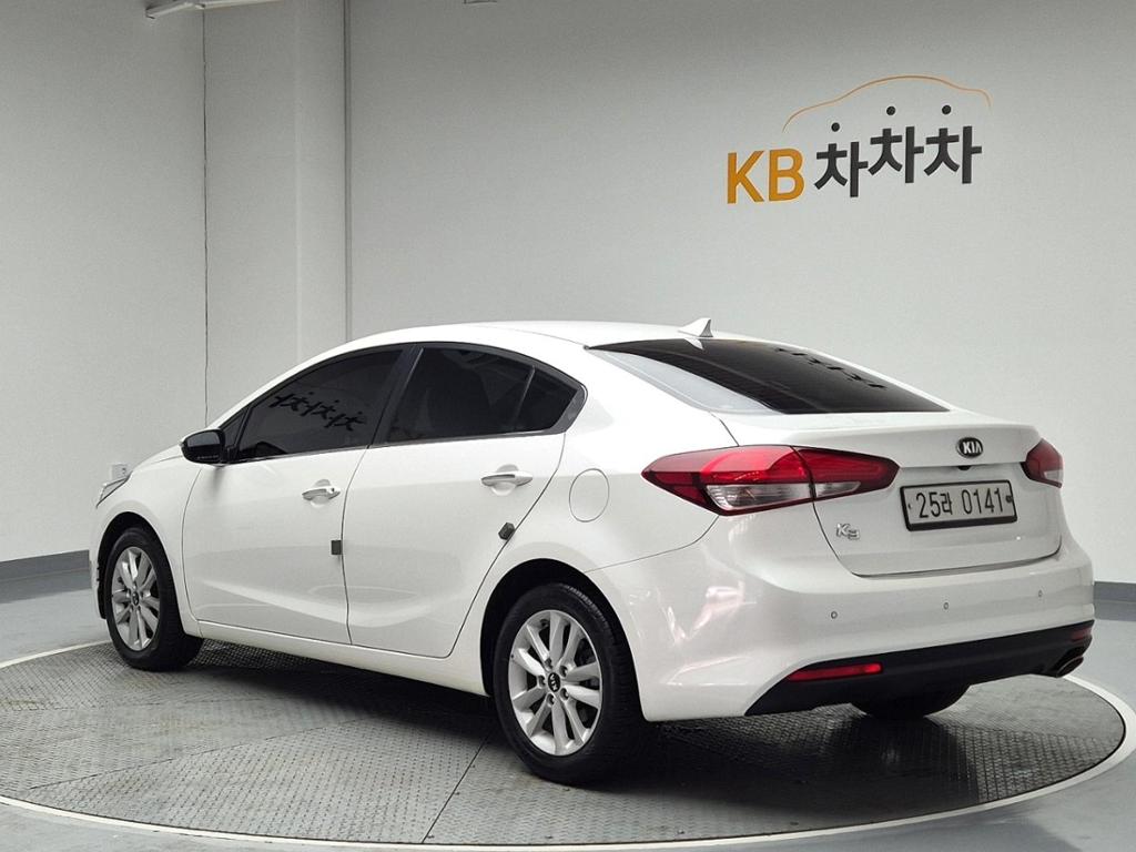 2017 KIA THE NEW K3 