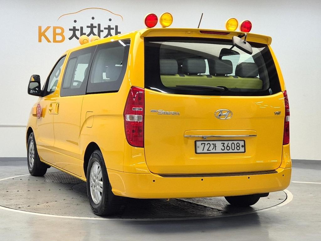 2016 HYUNDAI GRAND STAREX 