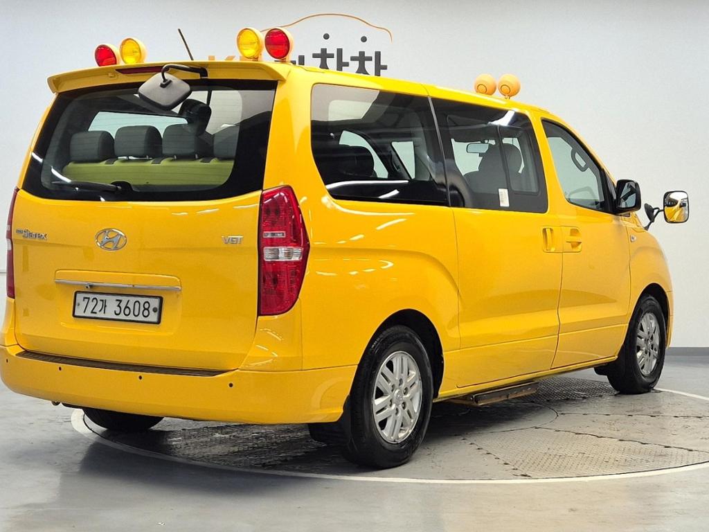 2016 HYUNDAI GRAND STAREX 