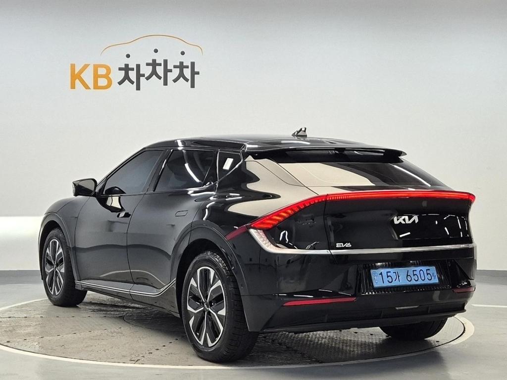 2022 KIA EV6 