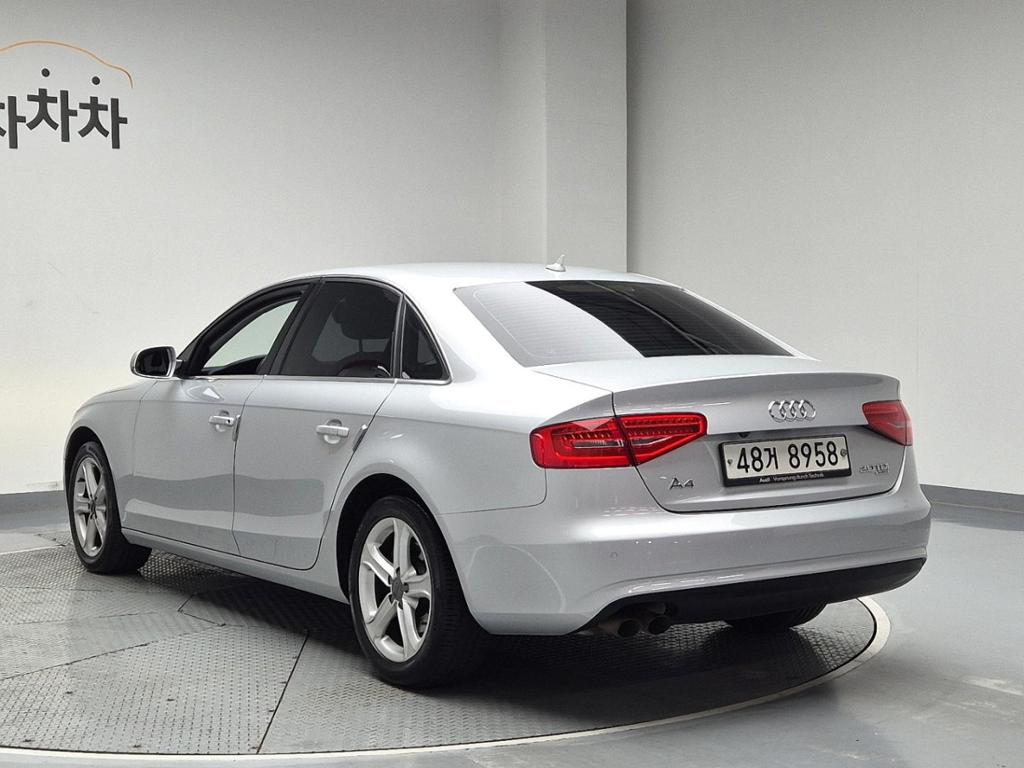 2013 AUDI A4 (4Gen) 