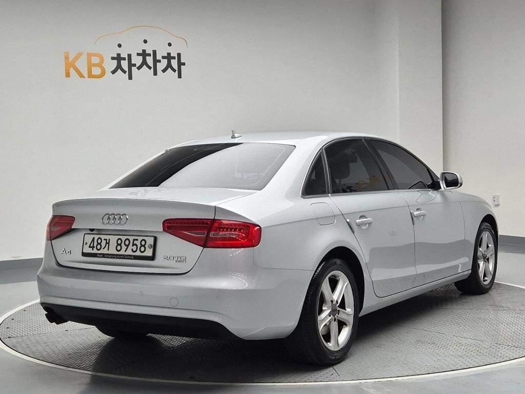 2013 AUDI A4 (4Gen) 