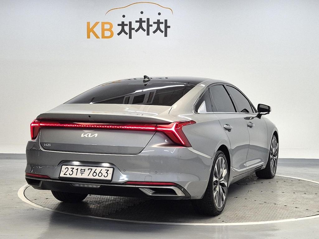 2022 KIA K8 
