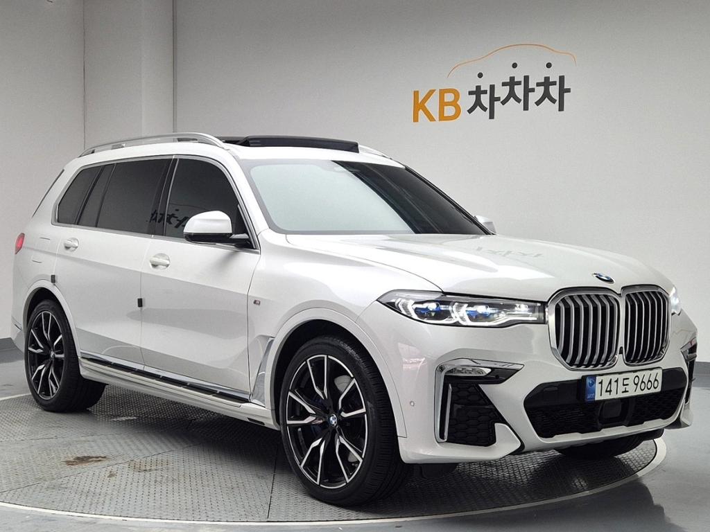 2021 BMW X7 