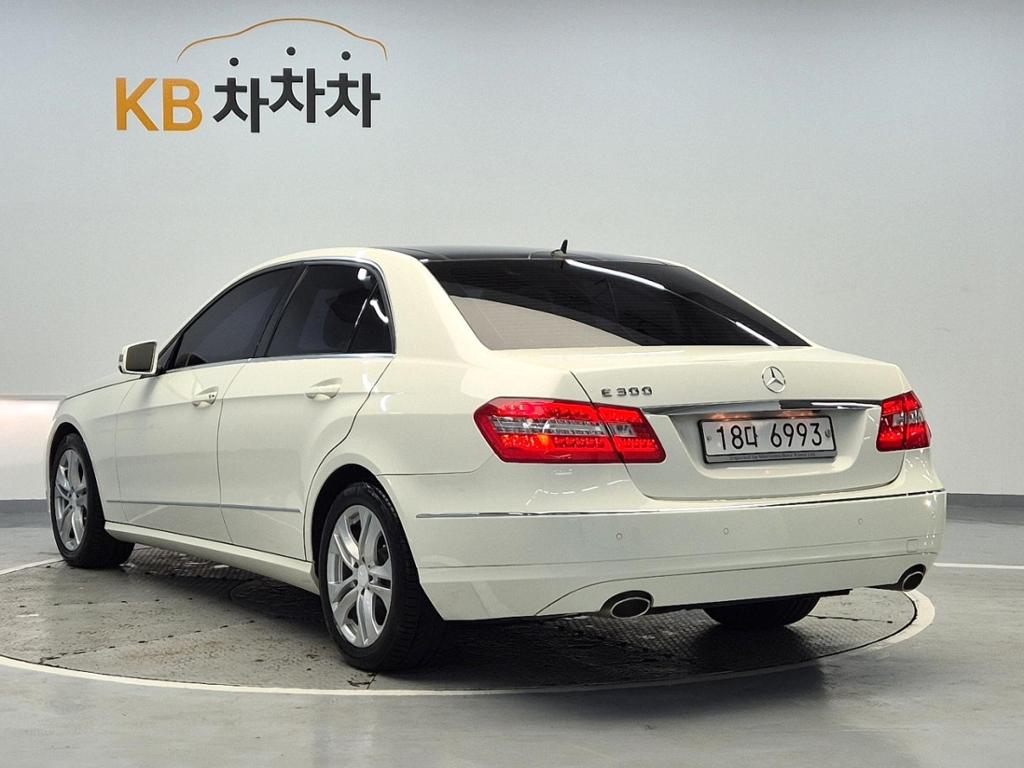 2010 BENZ E CLASS (4Gen) 