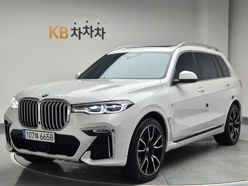 2022 BMW X7 