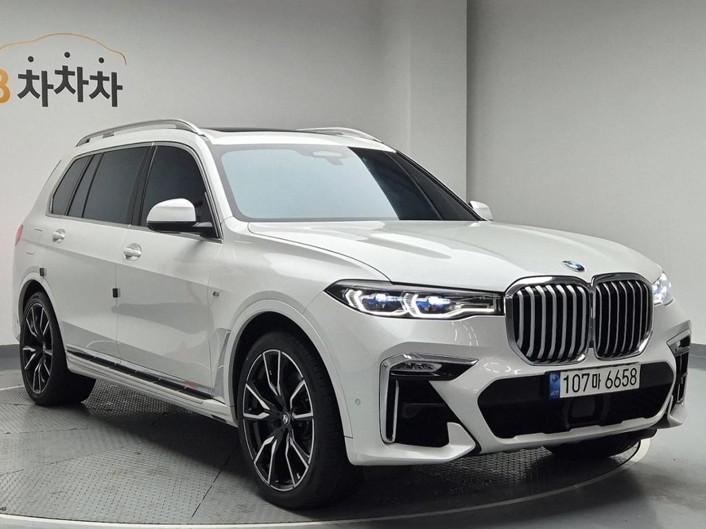 2022 BMW X7 