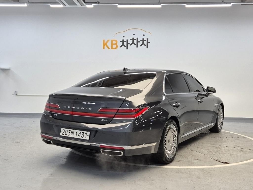 2021 GENESIS G90 