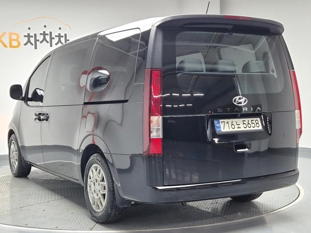 2023 HYUNDAI STARIA 