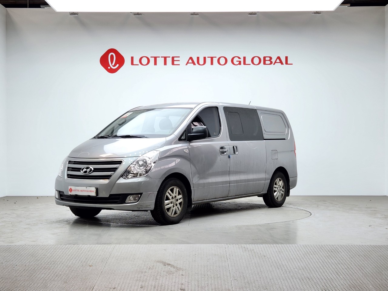 2017 HYUNDAI GRAND STAREX 5seat Diesel Van Smart