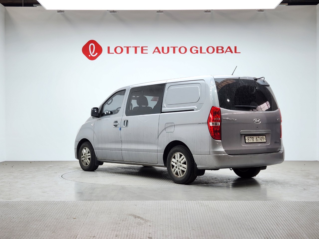 2017 HYUNDAI GRAND STAREX 5seat Diesel Van Smart