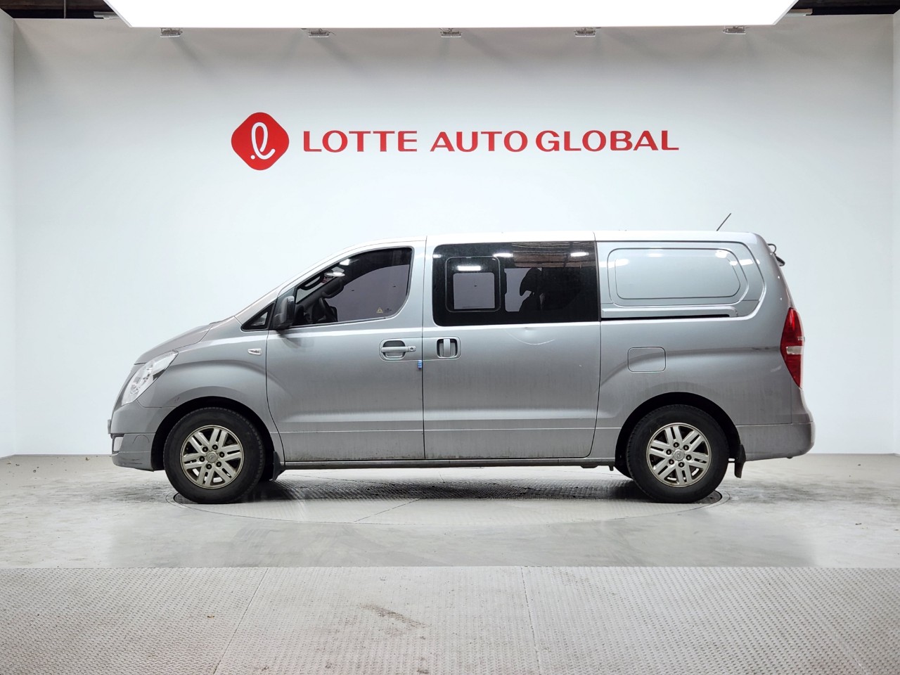 2017 HYUNDAI GRAND STAREX 5seat Diesel Van Smart