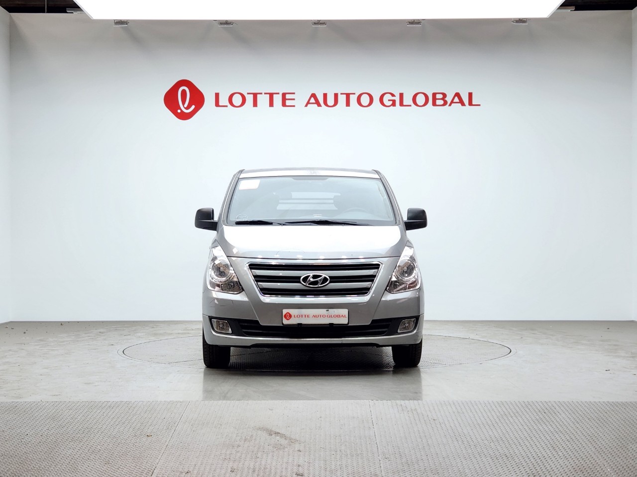 2017 HYUNDAI GRAND STAREX 5seat Diesel Van Smart