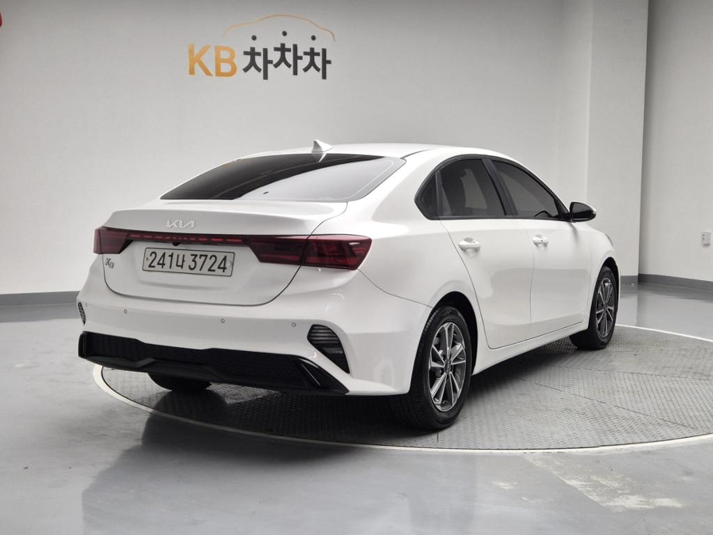 2022 KIA THE NEW K3 