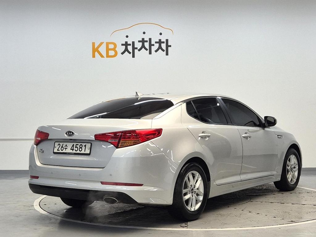 2011 KIA K5 
