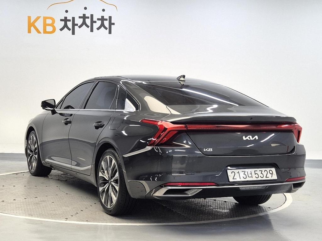 2022 KIA K8 