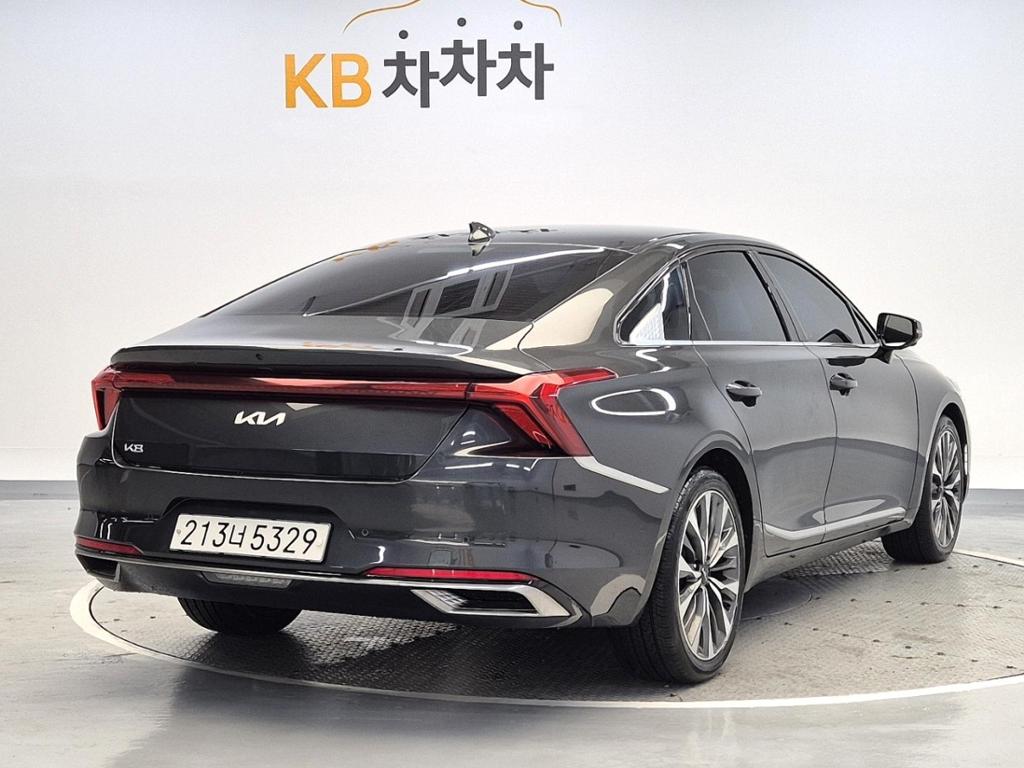 2022 KIA K8 