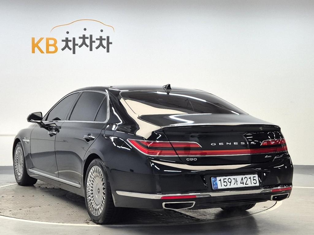2021 GENESIS G90 