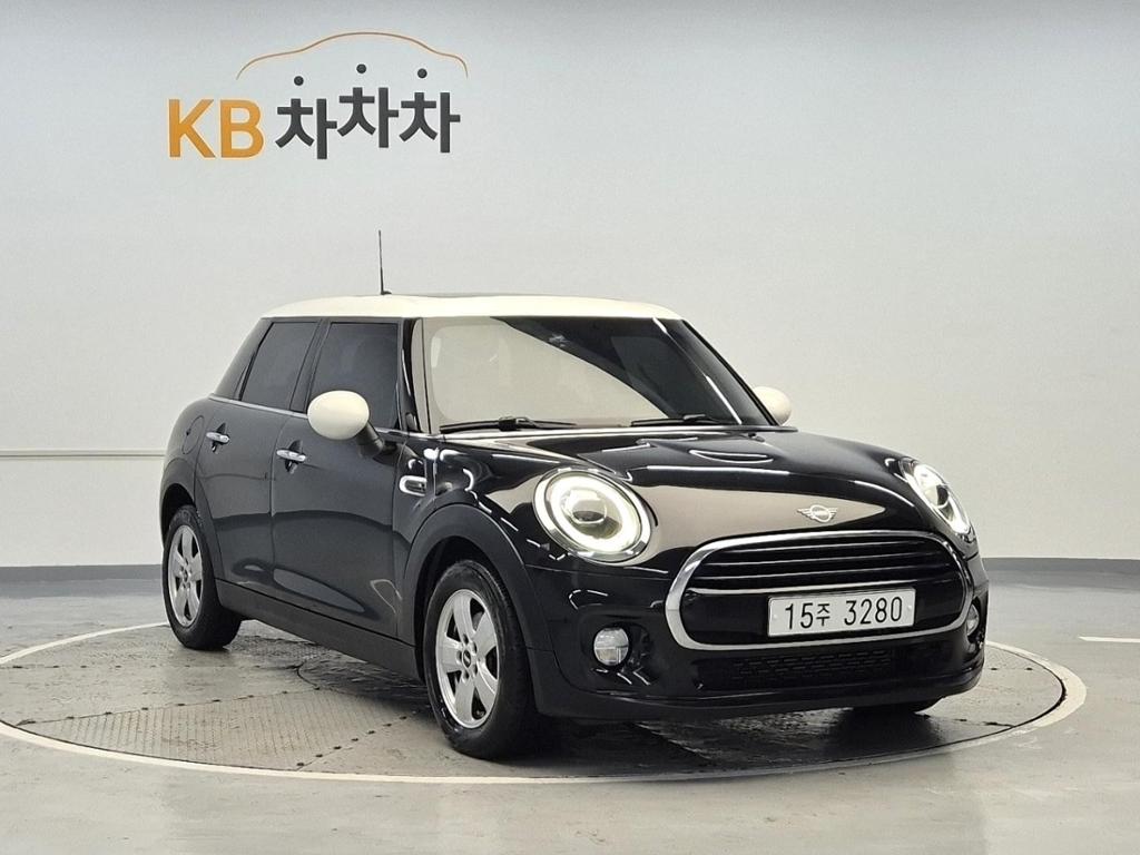 2019 MINI COOPER 
