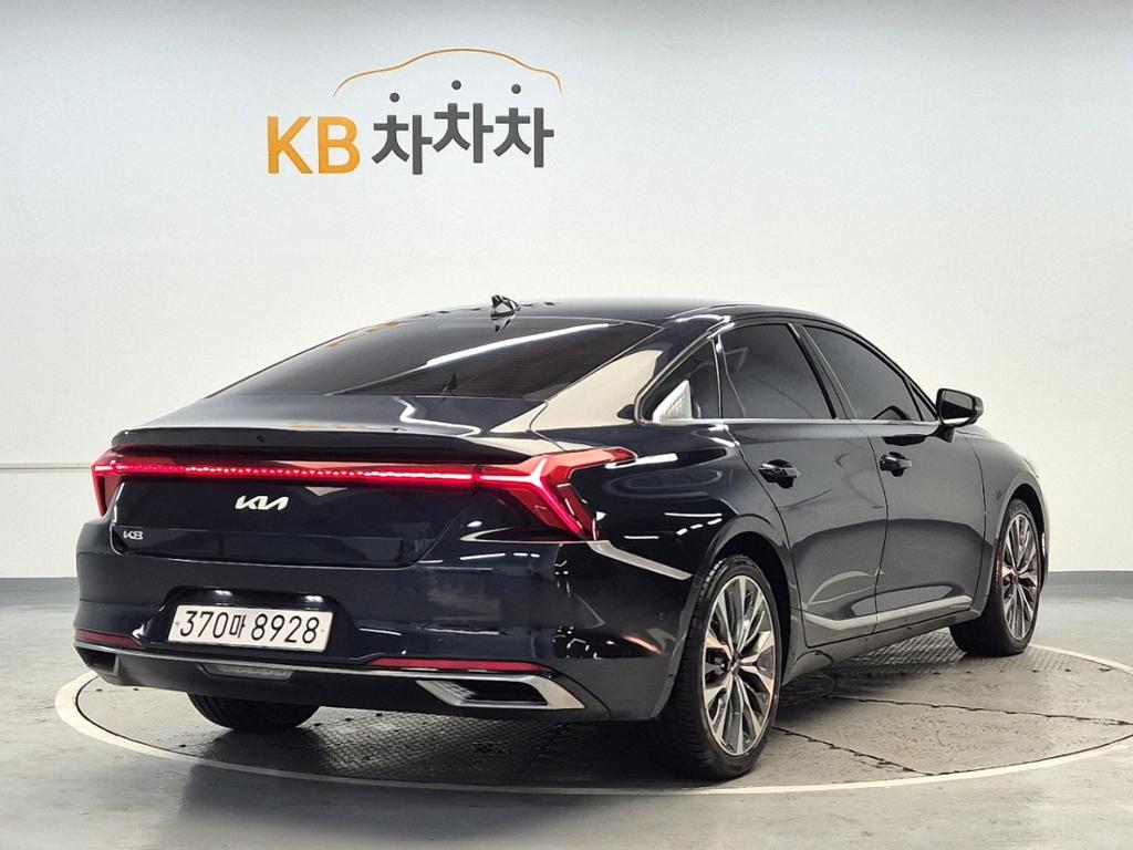 2022 KIA K8 