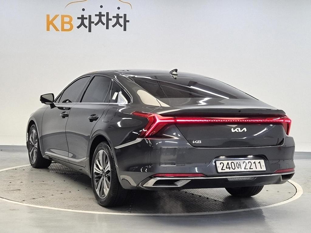 2022 KIA K8 