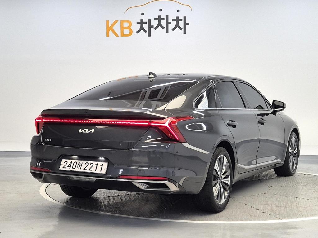 2022 KIA K8 