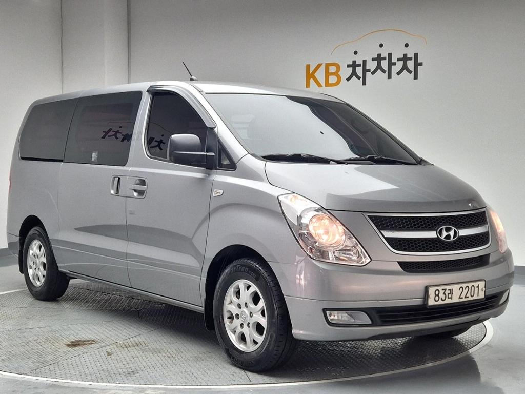 2013 HYUNDAI GRAND STAREX 
