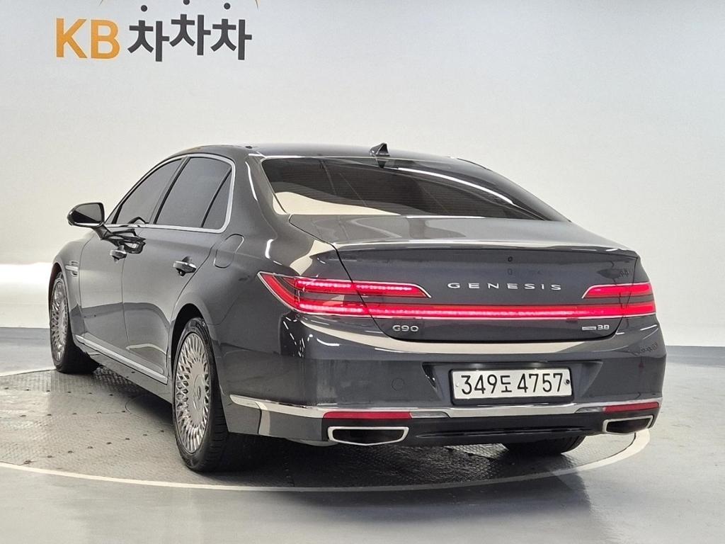 2020 GENESIS G90 