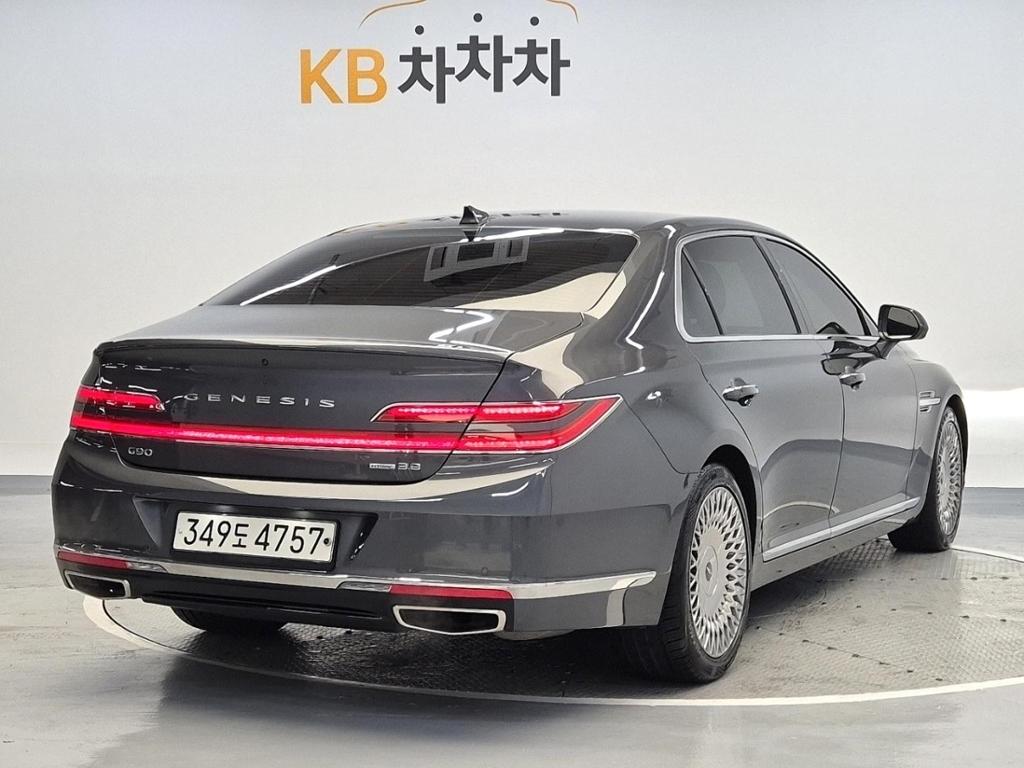 2020 GENESIS G90 