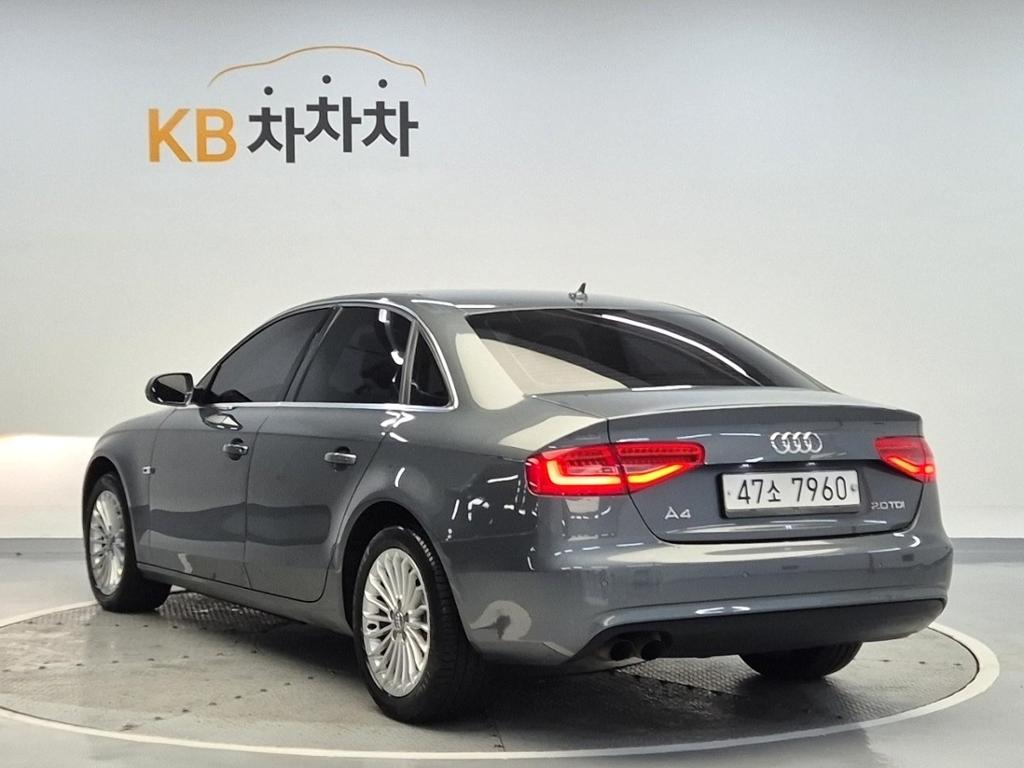 2013 AUDI A4 (4Gen) 