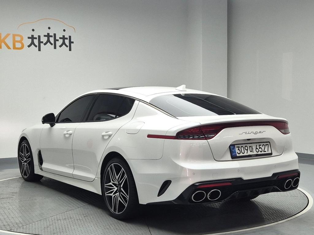 2022 KIA STINGER Meister 